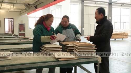 誠誠懇懇做產品山東實木門生產廠家金馬首受消費者喜愛
